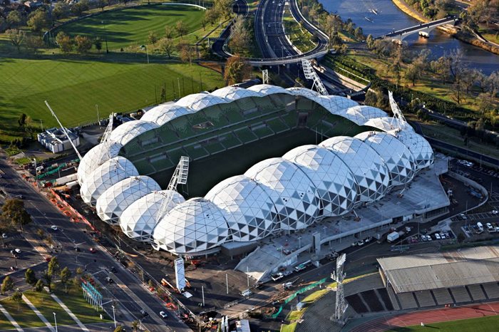 Rectangular Stadium, em Melbourne, que será palco para Brasil x Jamaica. Foto: Cox Architecture