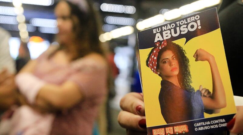 Campanha Busão sem Abuso, da prefeitura de Curitiba: valores destinados a programas específicos para as mulheres ficarão mais transparentes no Orçamento Mulher Foto: Valdecir Galor/SMCS