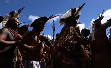 Participantes do 20º Acampamento Terra Livre, maior mobilização indígena do país, que acontece esta semana, em Brasília–DF Foto Fabio Rodrigues - Pozzebem Agência Brasil