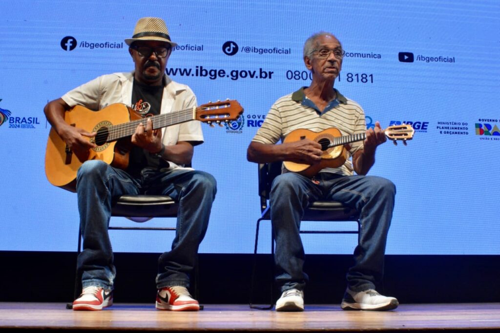 Grupo Meu Kantinho abriu o evento com o hino nacional - Foto: Ierê Ferreira