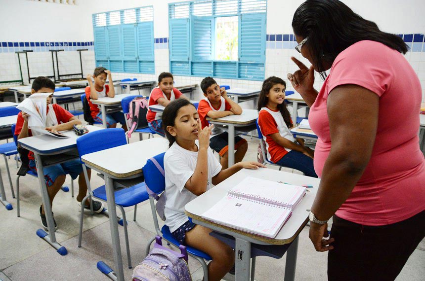 Escassez de profissionais qualificados dificulta educação inclusiva de crianças com deficiência auditiva.Foto:Gilberto Firmino