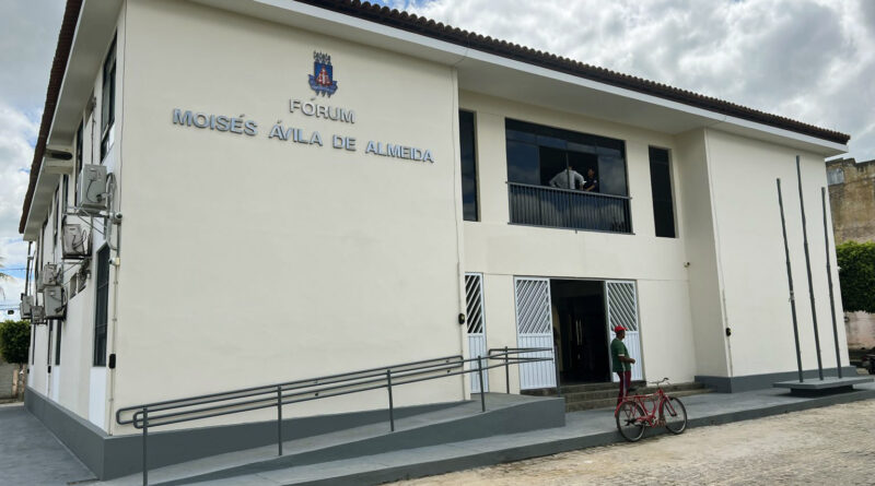 Reconhecimento oficial da Justiça Eleitoral àqueles que assumirão exercício no Executivo e Legislativo em Acajutiba, Esplanada e Conde–BA Foto Ascom PJBA