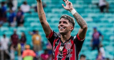 Felipe Cardoso celebra a vitória do Atlético de Alagoinhas contra o Bahia — Imagem: Acervo pessoal.