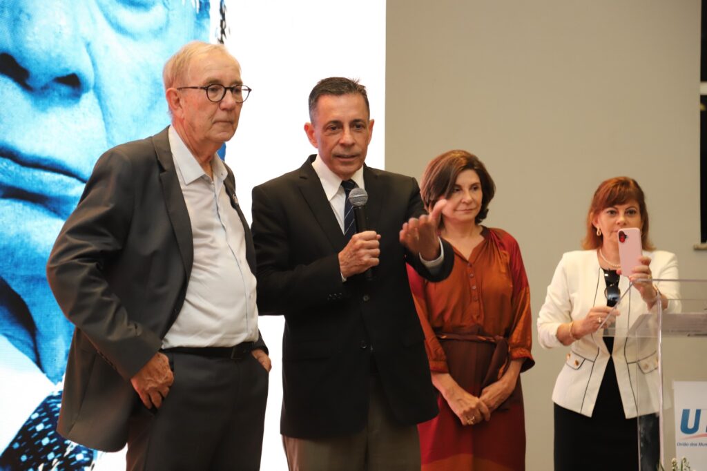 Família de João Durval celebra homenagem ao legado municipalista do ex-governador
