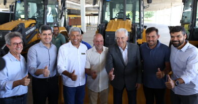 RETROESCAVADEIRAS IMPULSIONAM INFRAESTRUTURA RURAL NA BAHIA: NOVE MUNICÍPIOS BENEFICIADOS