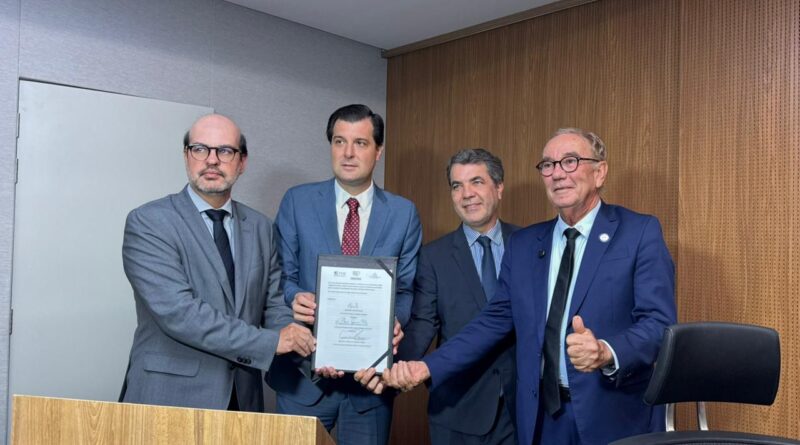 COM APOIO DA UPB, MPBA, TCM E TCE ASSINAM NOTA CONJUNTA COM ORIENTAÇÕES PARA CONTRATAÇÕES DO SÃO JOÃO NA BAHIA