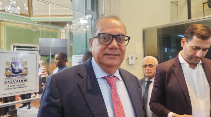 VEREADOR DE SALVADOR TERÁ QUE ARCAR COM DANOS A VEÍCULO OFICIAL, DIZ PRESIDENTE DA CÂMARA