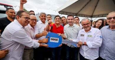 VITOR BONFIM ANUNCIA R$ 200 MILHÕES EM SANEAMENTO E ENTREGA VAN TFD EM BRUMADO