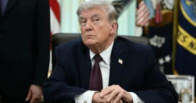 APÓS TIROS, DONALD TRUMP É RETIRADO ÀS PRESSAS DE JANTAR