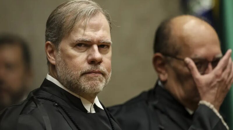 TOFFOLI TOMA POSSE NO TSE E AFIRMA: JUSTIÇA NÃO DECIDE ELEIÇÃO