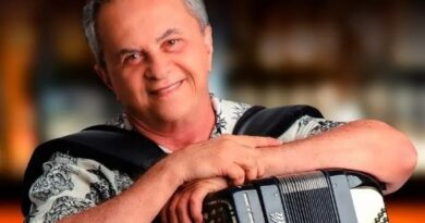 DE FORA E DISPOSTO A ENFRENTAR OS IMPASSES DOS FESTEJOS JUNINOS: FLÁVIO JOSÉ CANCELA 15 SHOWS NA BAHIA