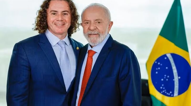 LULA APOIA ADVERSÁRIO DE PAI DE HUGO MOTTA AO SENADO NA PARAÍBA