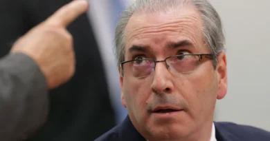 STF BLOQUEIA R$ 6,15 MILHÕES DE EDUARDO CUNHA POR SUSPEITA DE DIRECIONAMENTO DE EMENDAS